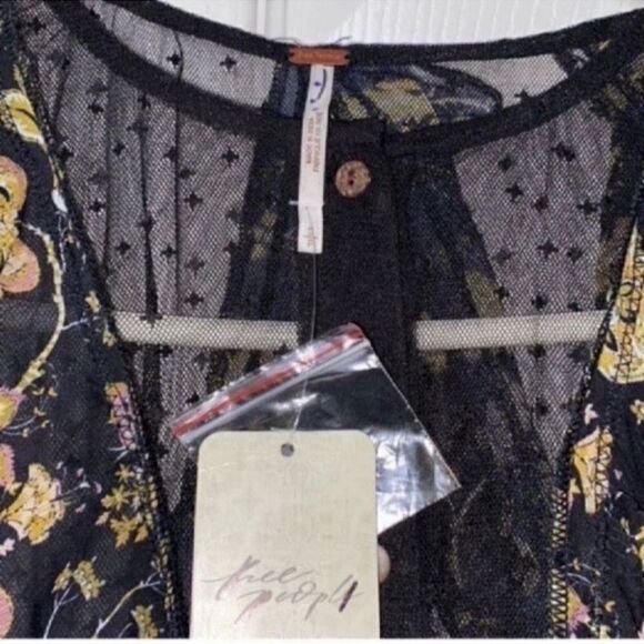 Free People Oversized Ruffle Floral Print Tunic
Top (Size Small) - Picture 4 of 5